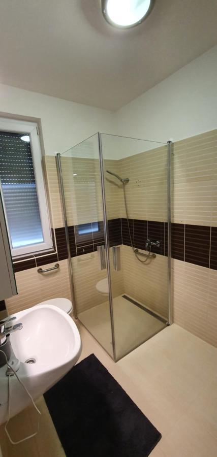 Mandara Wellnes Apartmanok Siófok Extérieur photo