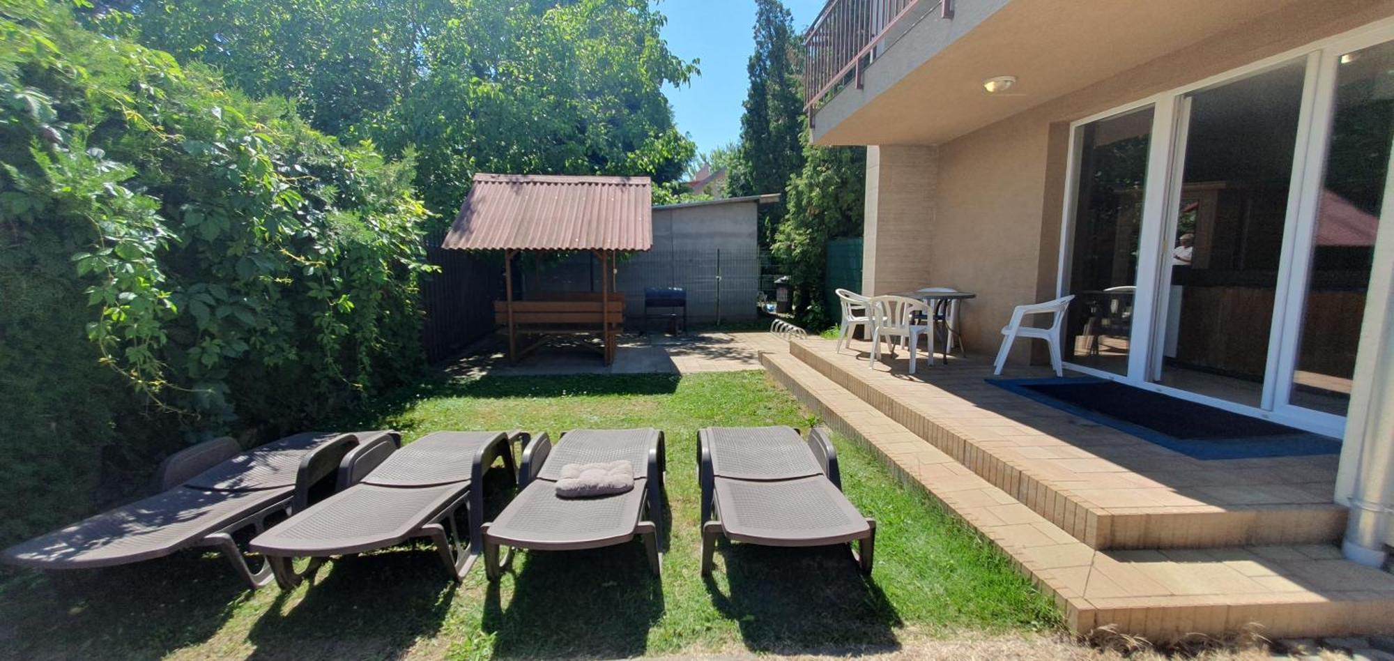 Mandara Wellnes Apartmanok Siófok Extérieur photo